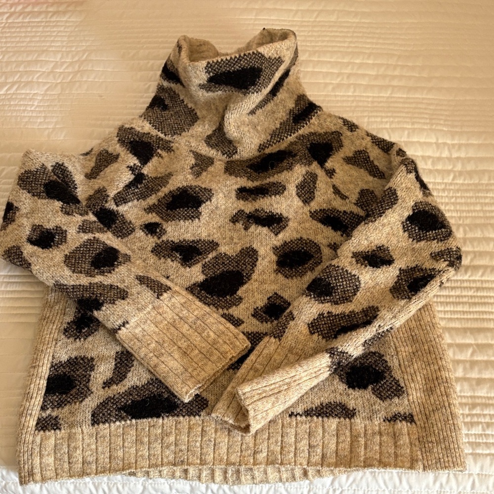 RD Style Animal Print Turtleneck Sweater